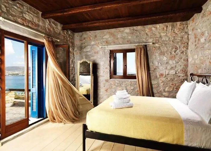 Icarus, Private Luxury * Parikia (Paros)