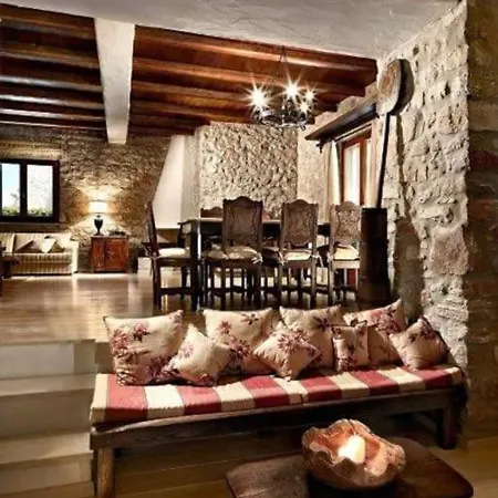 Icarus, Private Luxury *