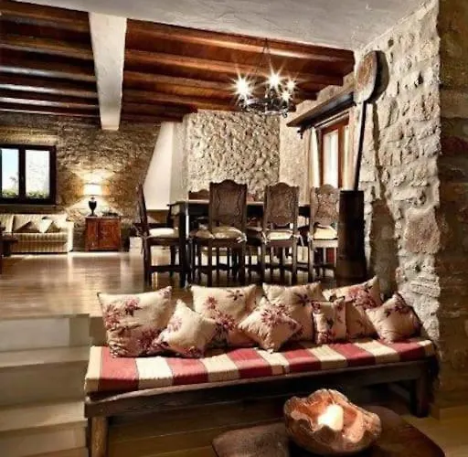 Icarus, Private Luxury *